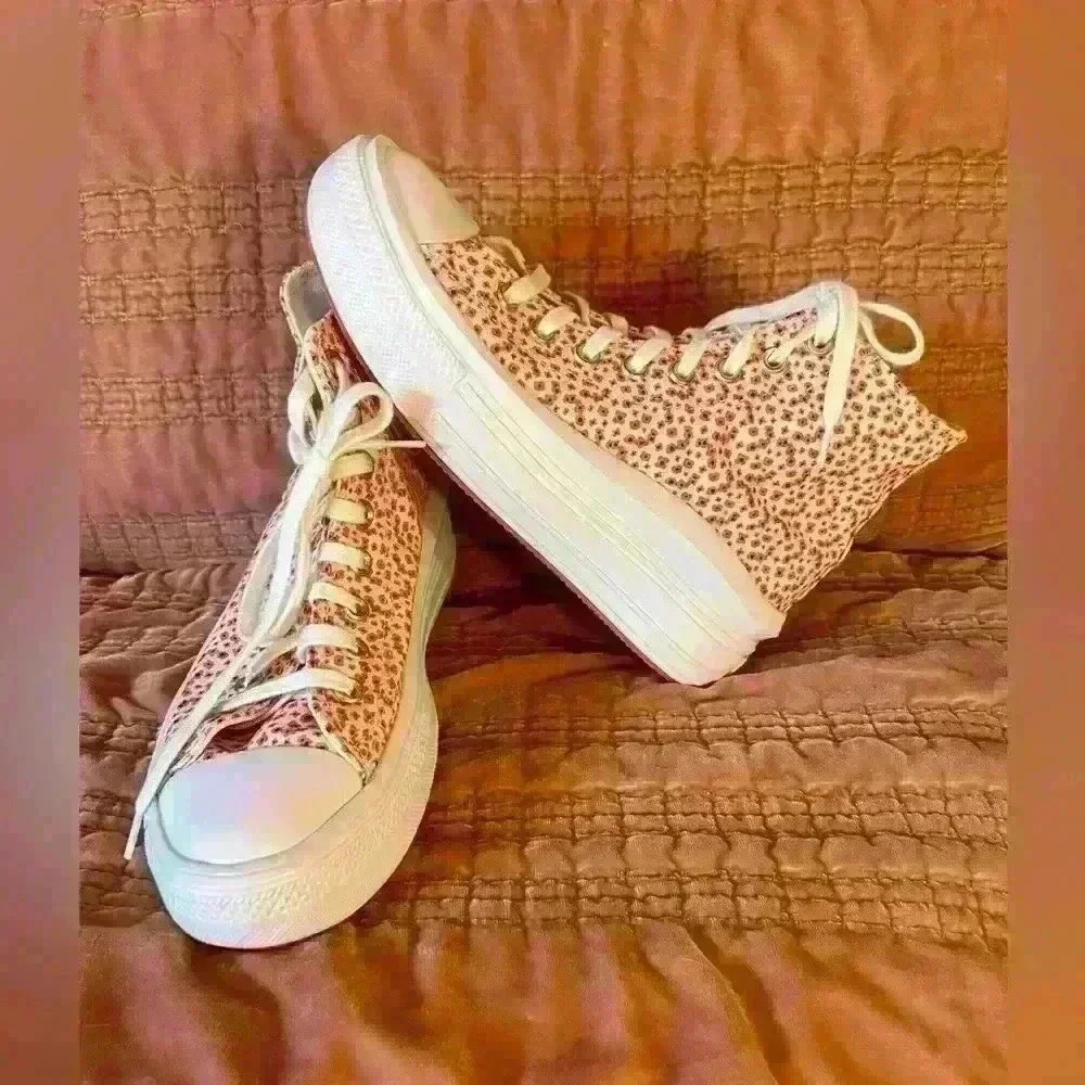 Chuck Taylor All Star Move Platform High Vintage Floral, Size Women’s 8.5